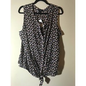 ✨GAP Floral Button Down Sleeveless Blouse!